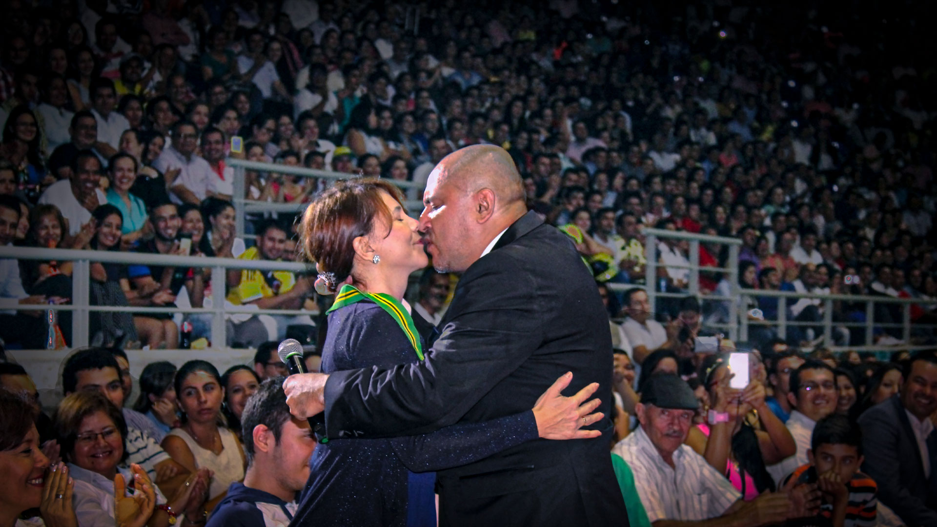 José Ordóñez y Yasmith en escena durante Emparejados con Yasmith